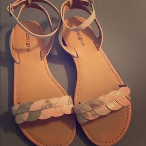INDIGO RD. BERNI SCALLOP SANDAL